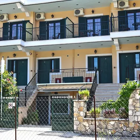 Apartament Ionion & *